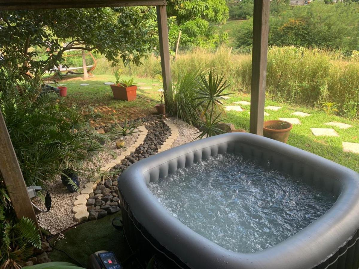Le Goyav' Appart Avec Piscine Et Jacuzzi Au Vauclin 勒沃克兰 外观 照片